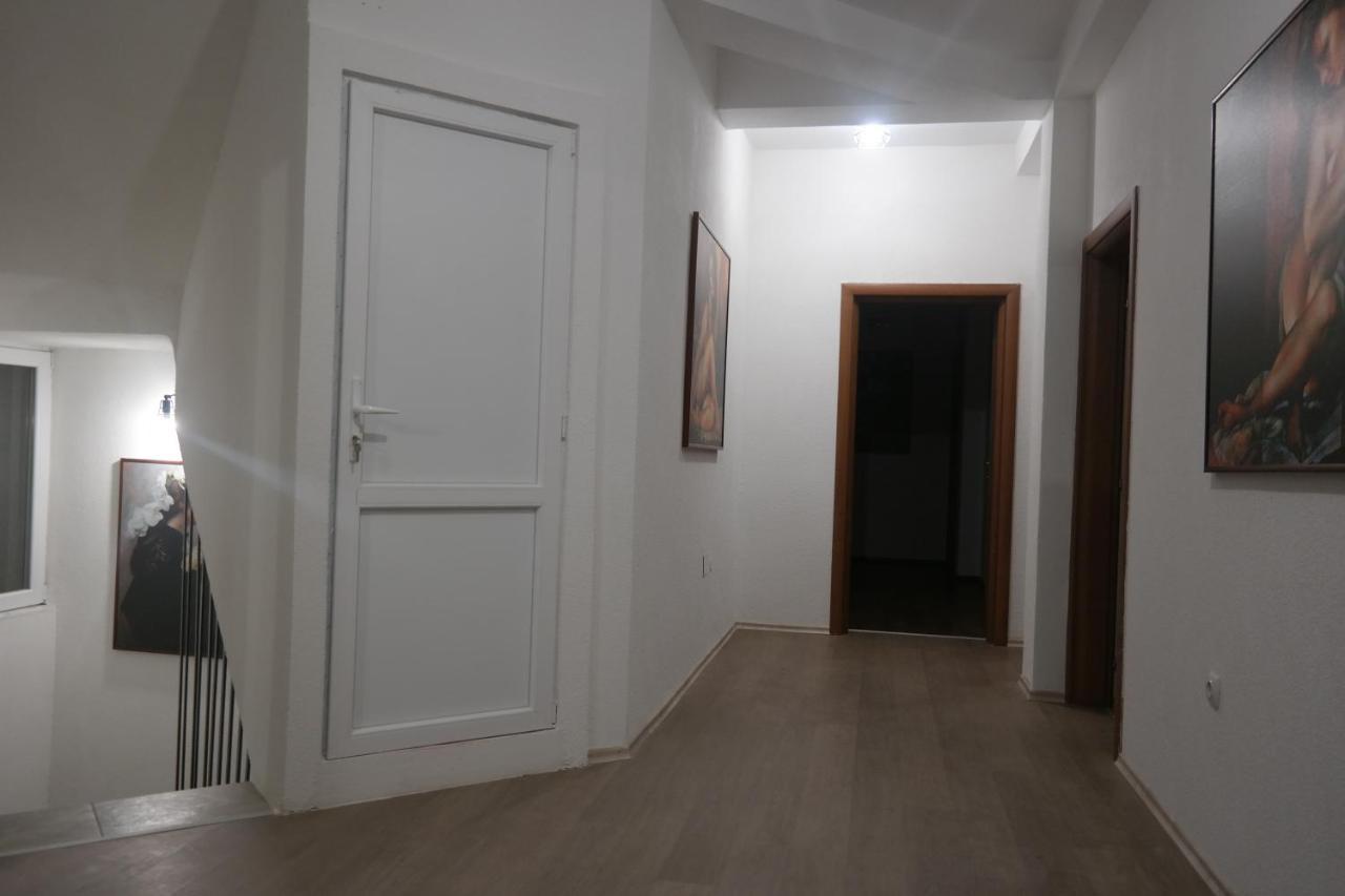 Villa Family كومانوفو المظهر الخارجي الصورة
